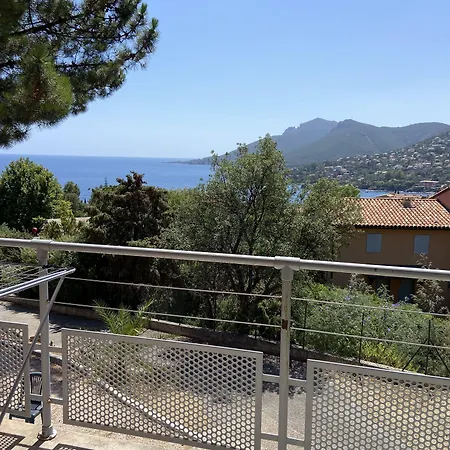 Village Lou Castelet منتزه العطل