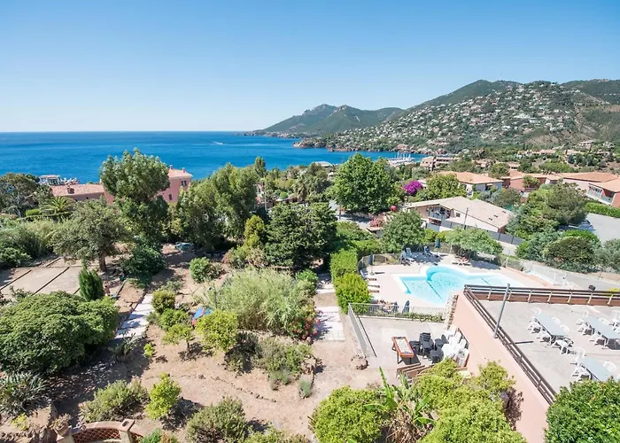 Village Lou Castelet تيول سور مير