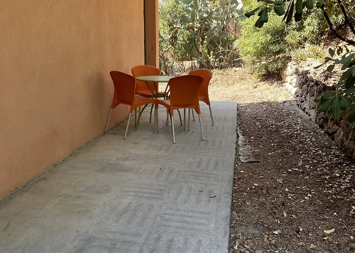 Village Lou Castelet منتزه العطل